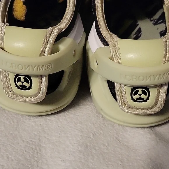 Nike Black and White Acronym Patterned Sneakers - Picture 5 of 6